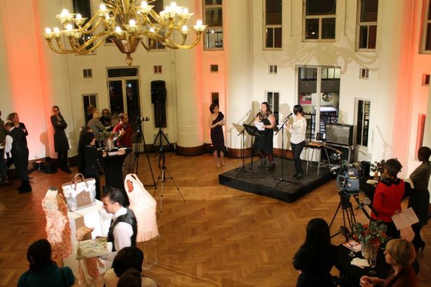 1091_10152626954825038_1529406833_n