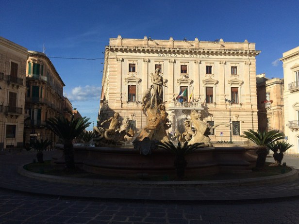 24249929272_c08530a384_z