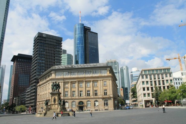 425019_10151964224750038_154163961_n